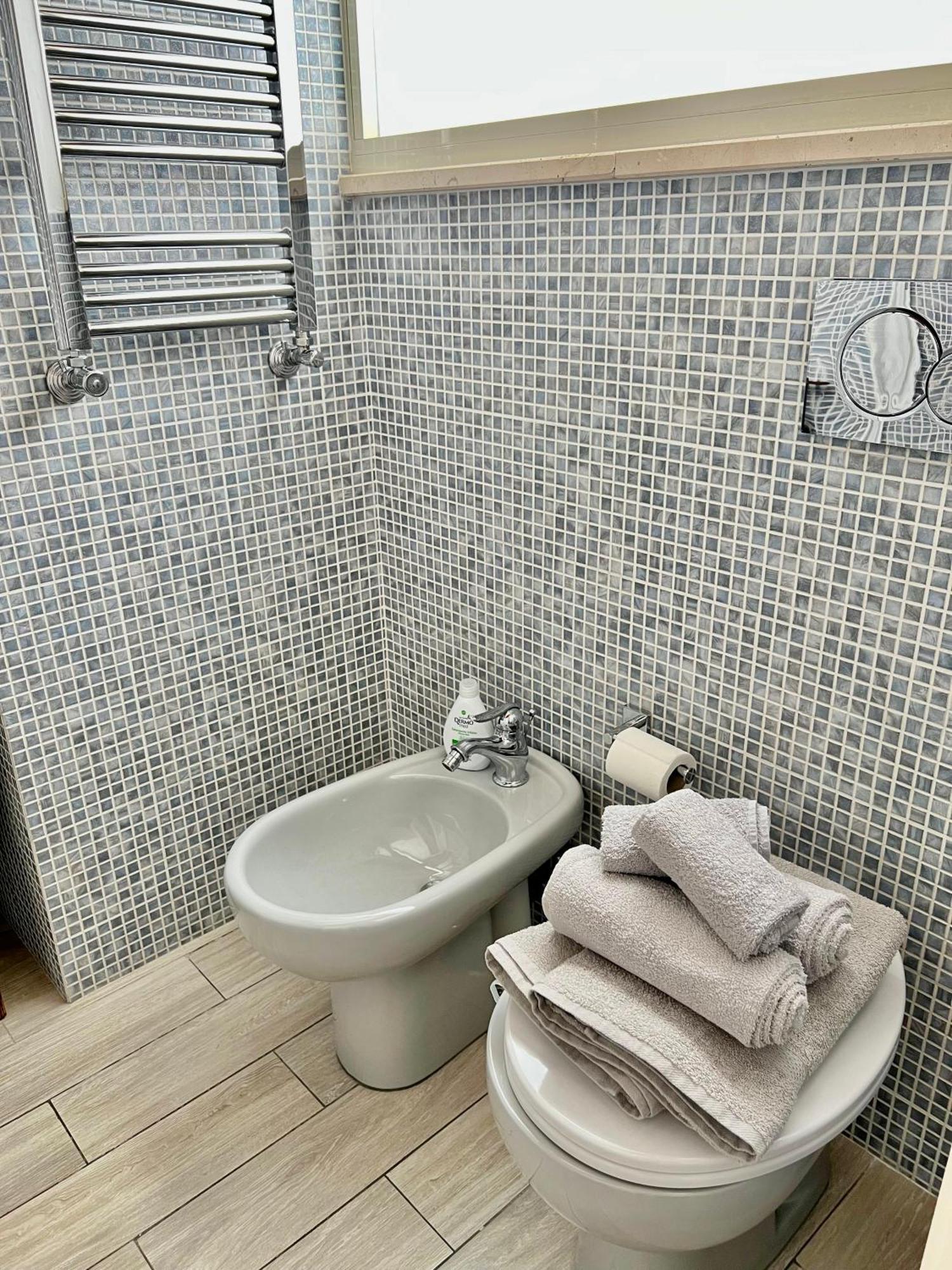 Vivi In Un Attico Tipico Romano Con Vista Su Roma エクステリア 写真